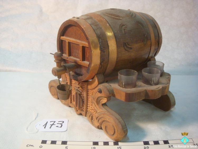 0173-Bóta amb vasos per a conyac