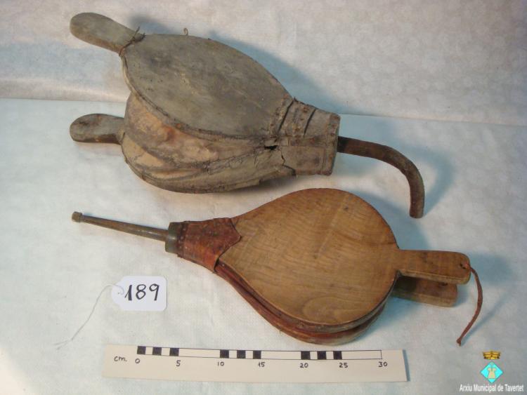 0189-Dues manxes de bufar
