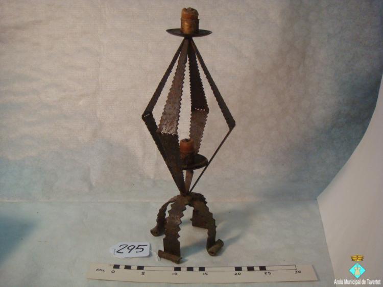 0295-Llum de ferro decoratiu d'espelmes