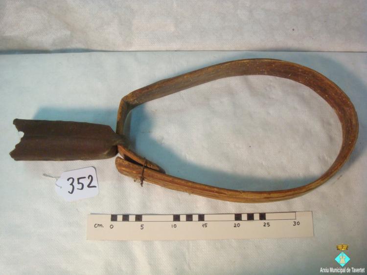 0352-Collar de vaca amb esquellot