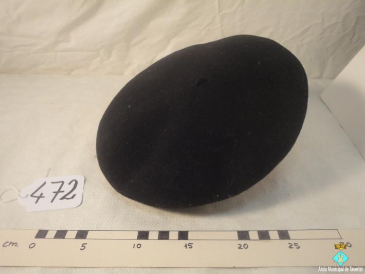 0472-Boina negra