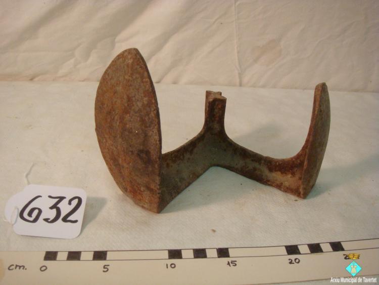 0632-Motlle de sabater trencat