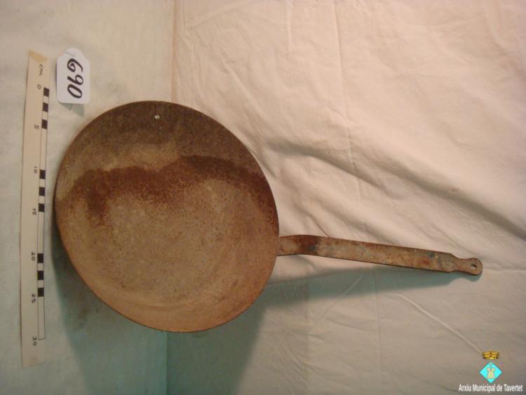 0690-Paella de mànec de ferro