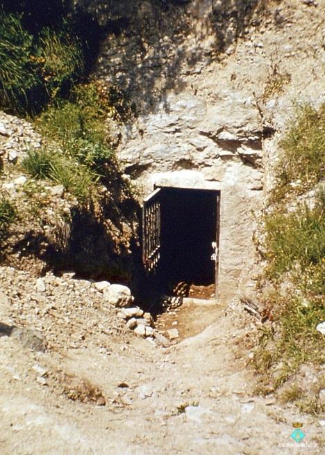 16 Cova del Serrat del Vent - entrada