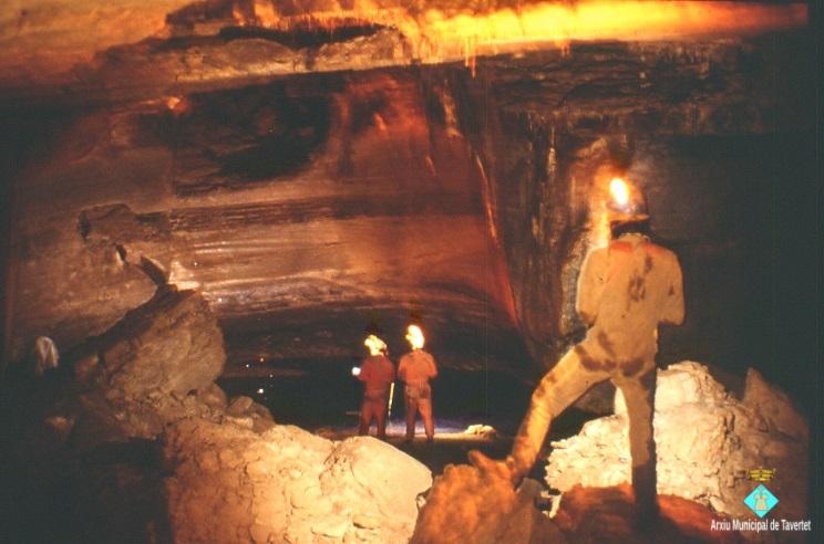 26 Cova del Serrat del Vent - Sala (III)