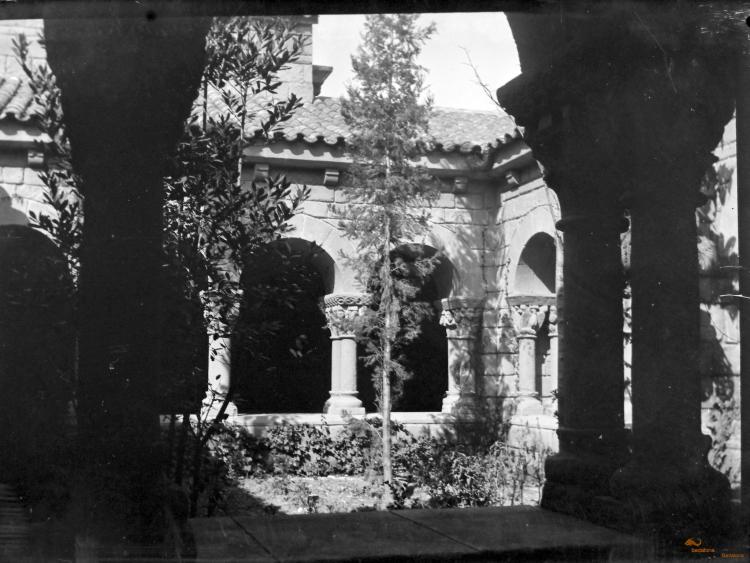 Claustre