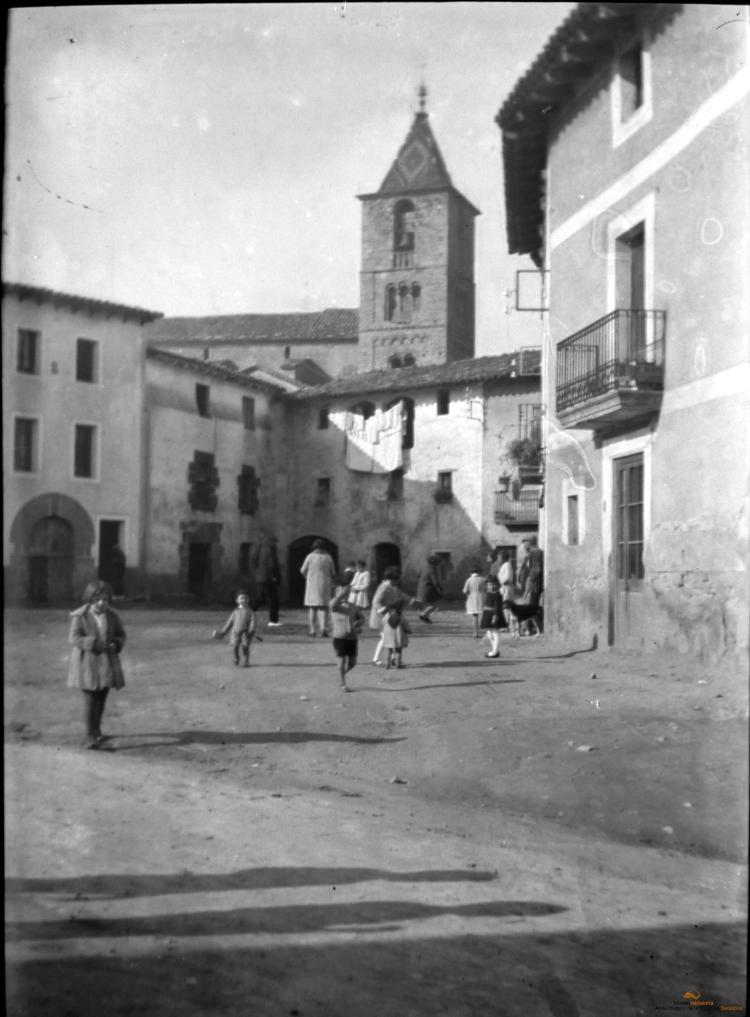 Plaça de pobla i campanar