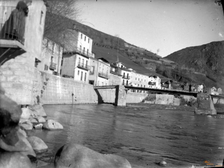 Població, riu i pont