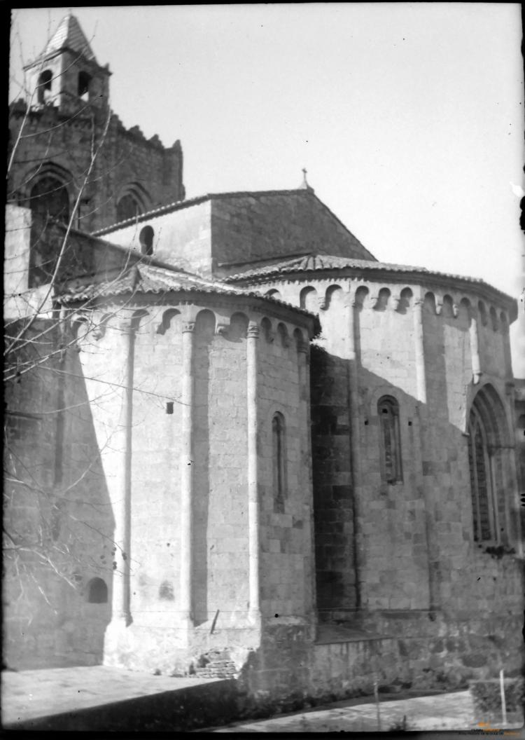 Vista de l'absis del monestir de Sant Cugat del Vallès
