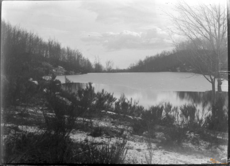 Paisatge muntanya amb llac