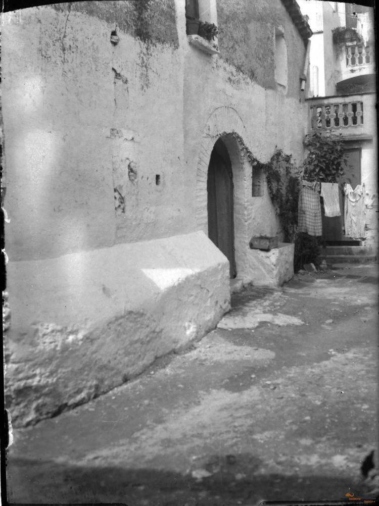 Façana casa antigacarrer