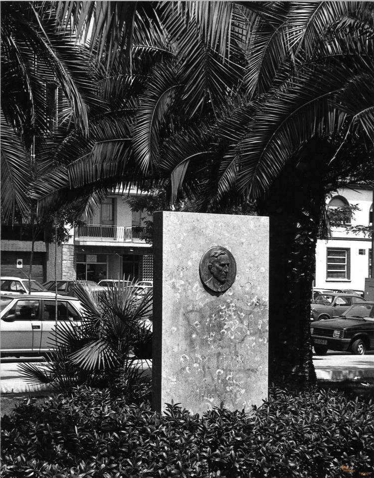 Monument a Pompeu Fabra