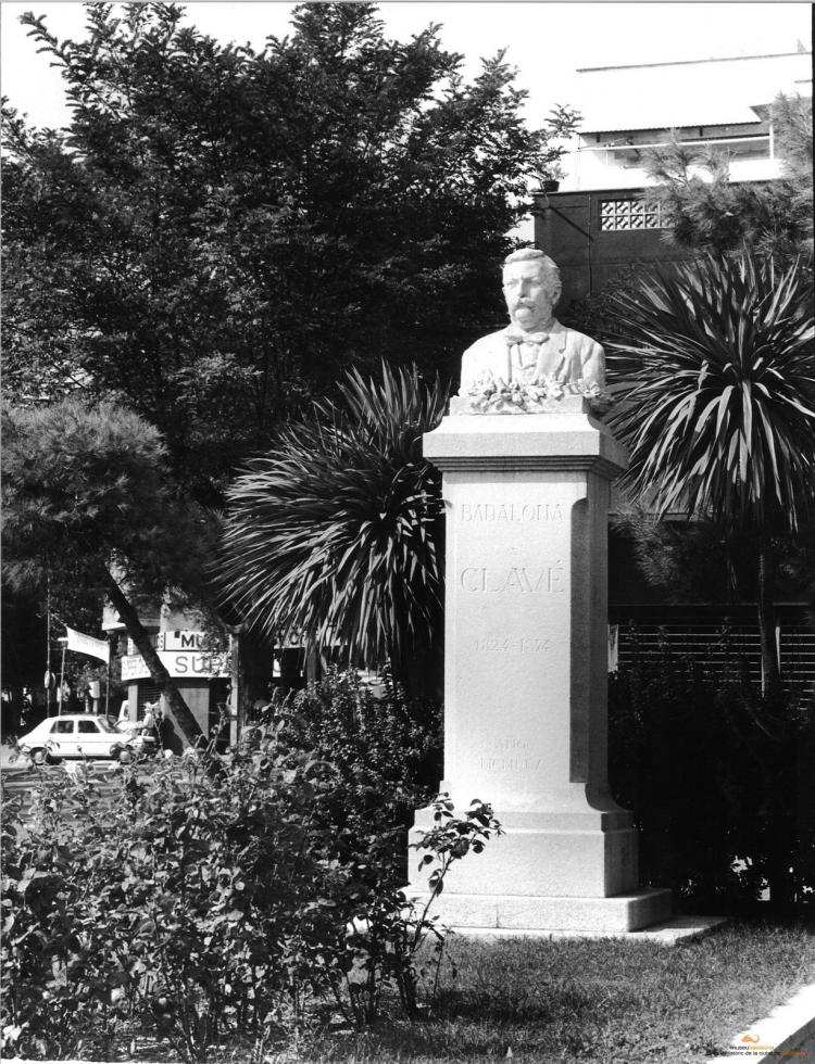 Monument a Anselm Clavé