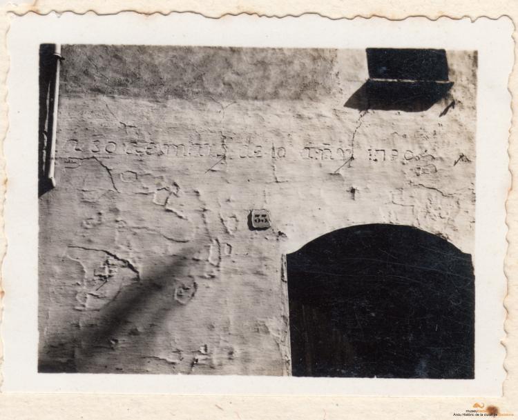 Badalona. Racons típics. Carrer del Rector. Inscripció de 1790