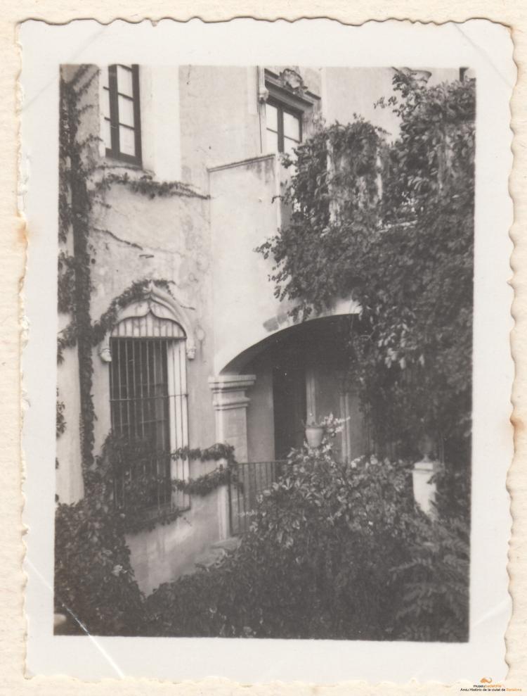 Pomar. Castell del duc de Solferino. Pati