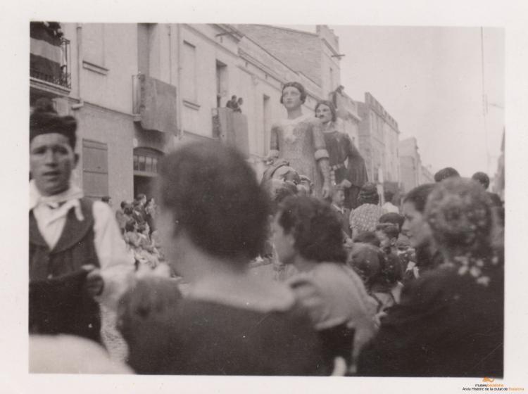 Dia del Corpus. La processó amb els gegants