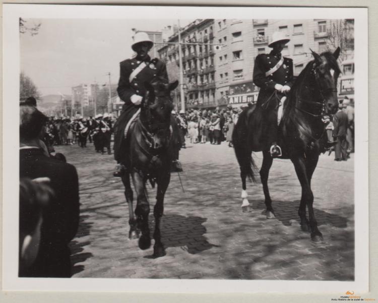 Vistes vàries de l'arribada d'un elefant a Barcelona (només viurà una setmana)