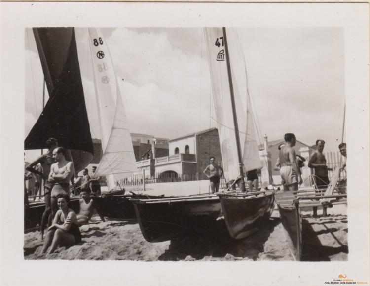 Festa Major. Patins de vela: descripció i Regata