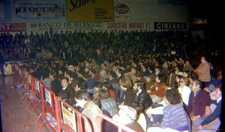 Ajuntament Ple al paveló de la Plana