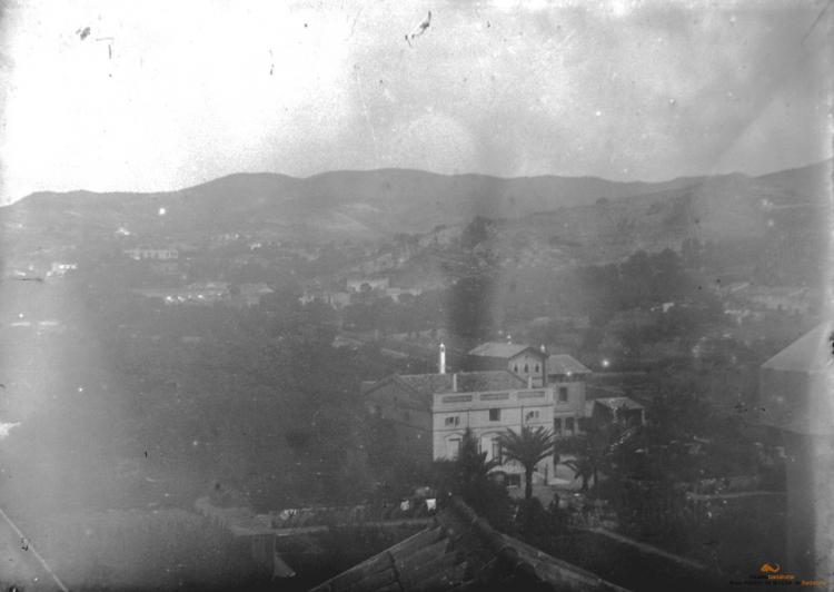 Vista general Can Sagarra, la riera i el barri de Canyet des de la torre de Can Banús