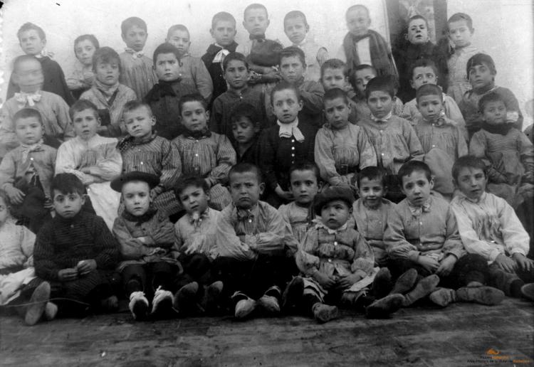 Grup nens escola