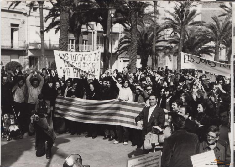 Manifestació per lamnistia (Rambla/Martí Pujol, ...)