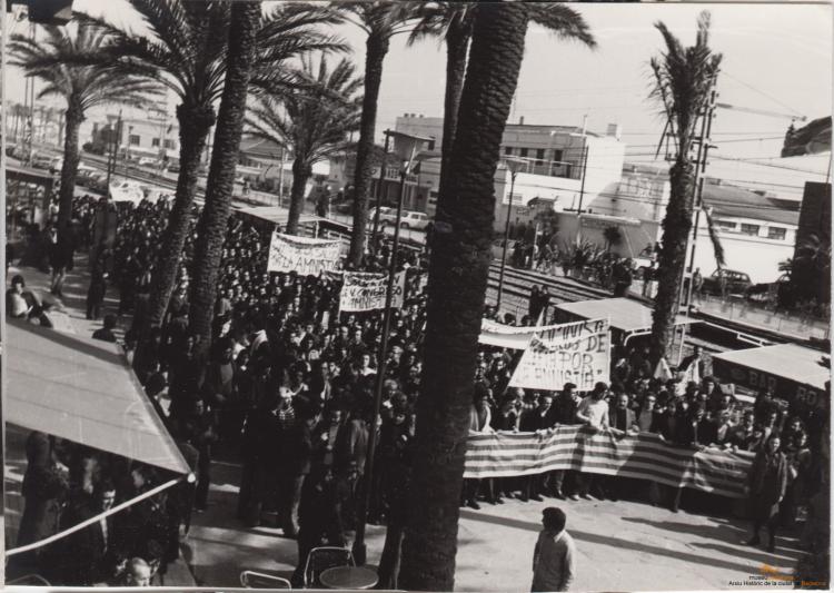 Manifestació per lamnistia (Rambla/Martí Pujol, ...)