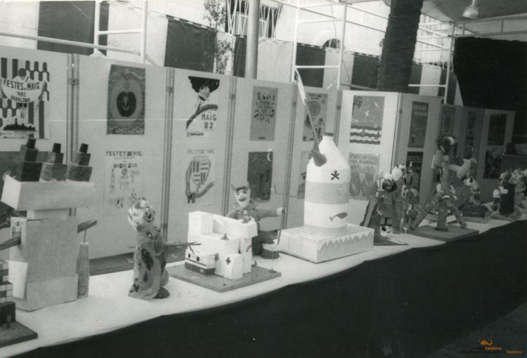 Exposició concurs sobre les Festes de maig i el dimoni