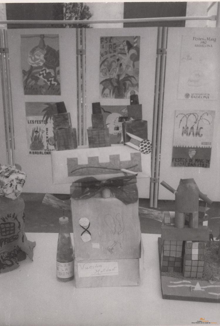 Exposició concurs sobre les Festes de maig i el dimoni