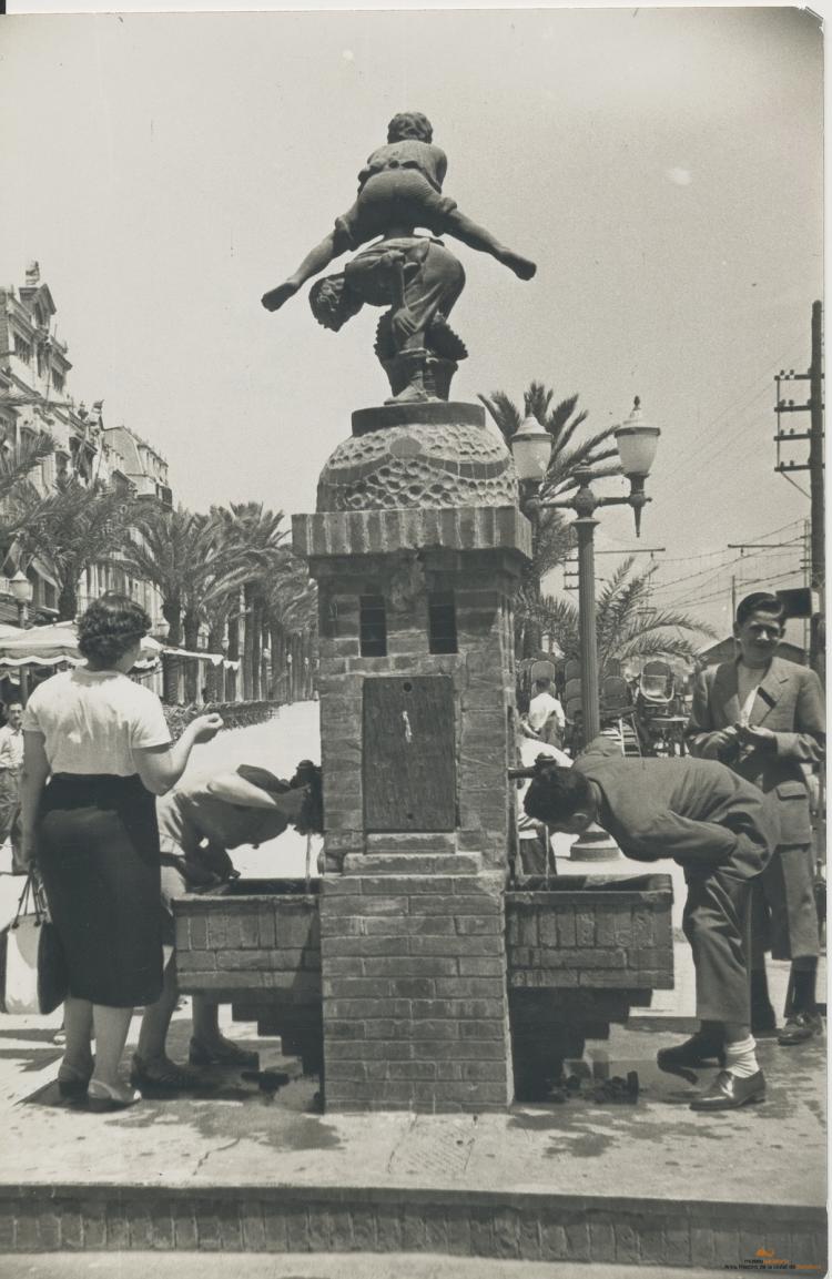 Mobiliari urbà. Font