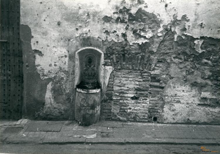 Mobiliari urbà. Font