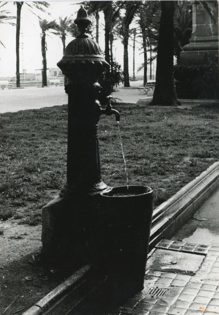 Mobiliari urbà. Font