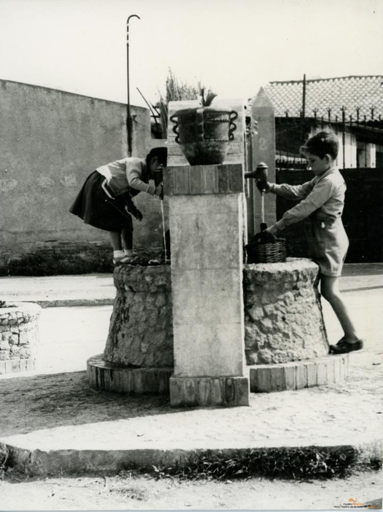 Mobiliari urbà. Font