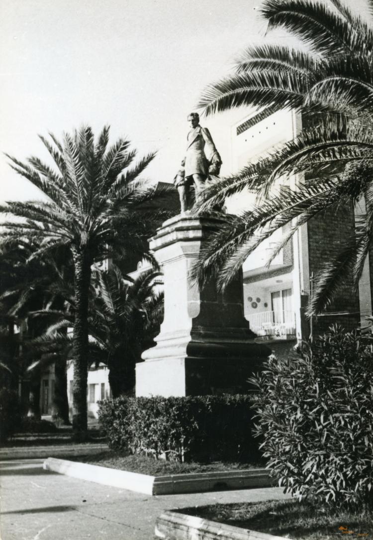 Escultura. Roca i Pi