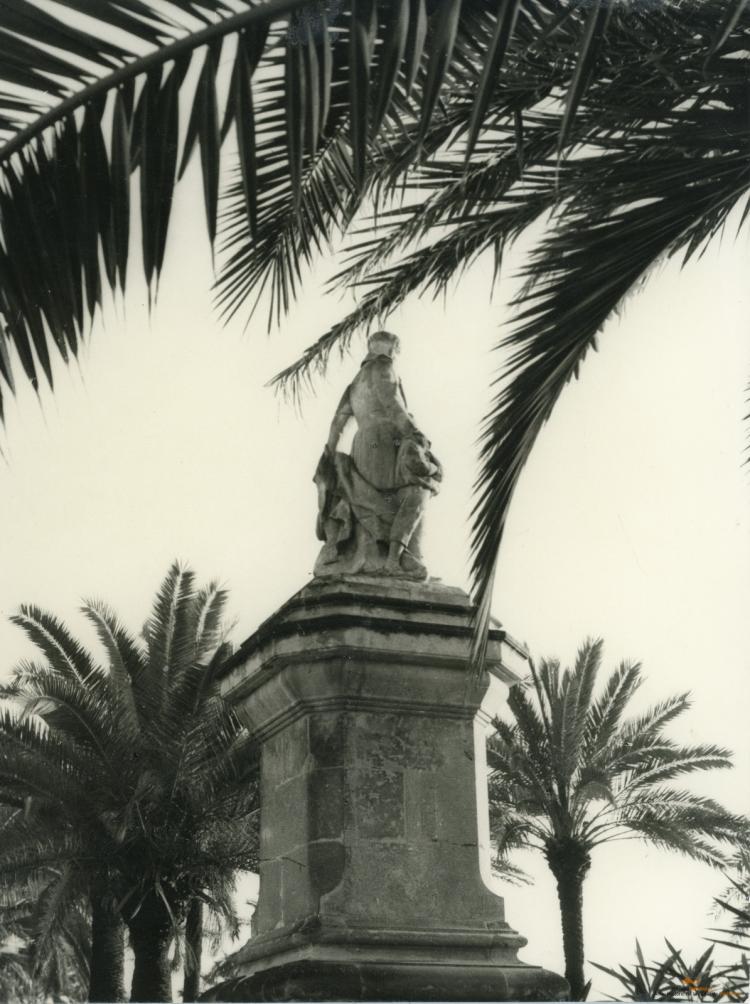 Escultura. Roca i Pi