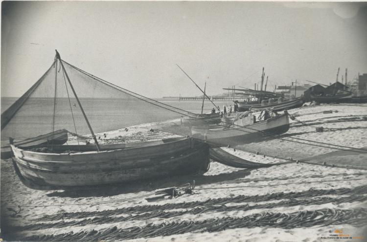 Platja. Barques. Pesca