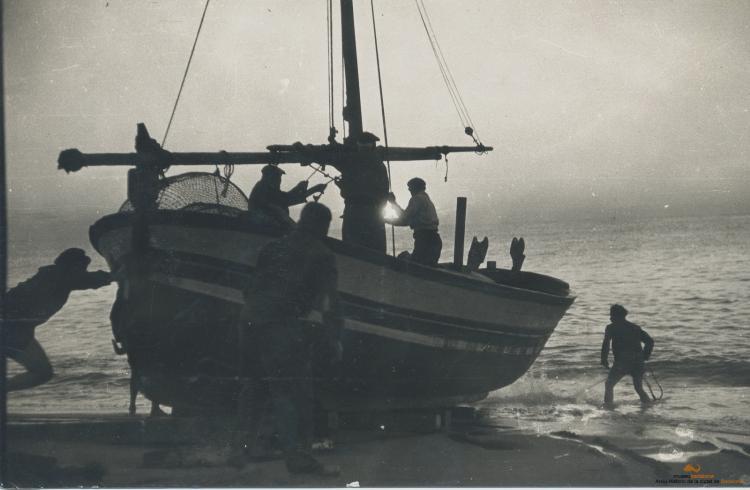 Platja. Barques. Pesca