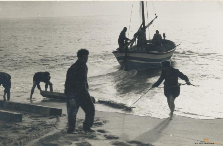 Platja. Barques. Pesca