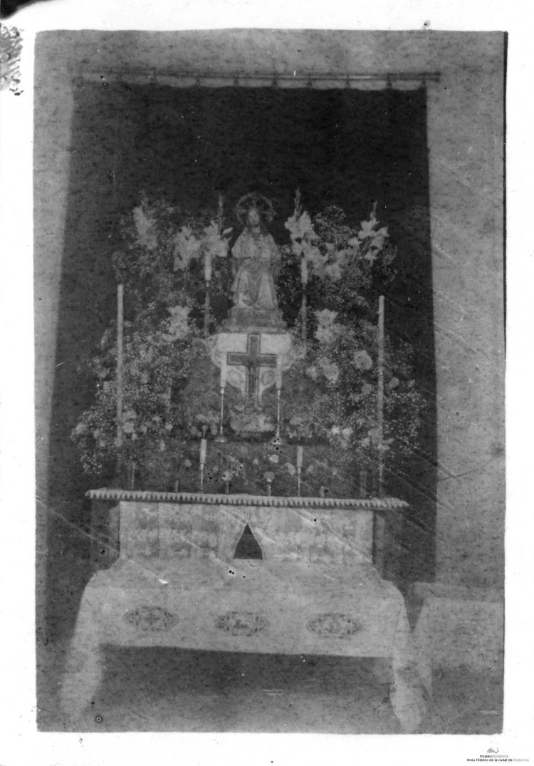 Crònica gràfica;Altars clandestins a cases
