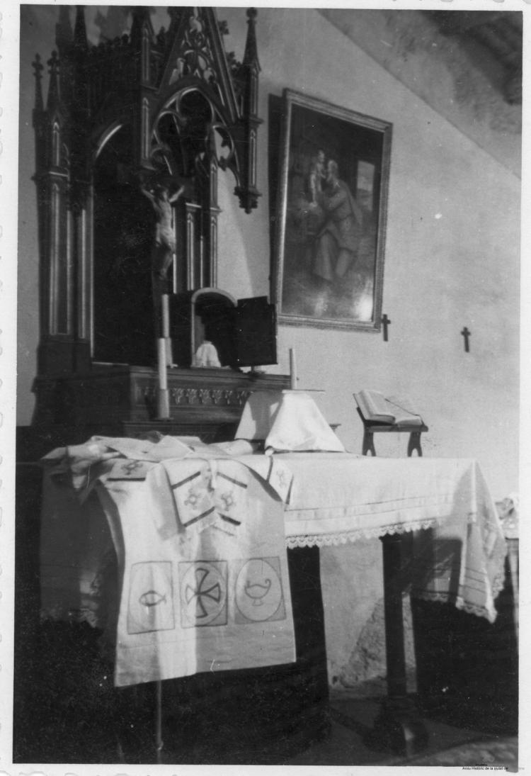 Crònica gràfica; Altars clandestins a cases