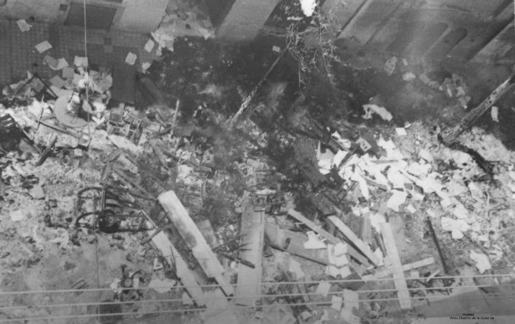 Crònica gràfica; Incendis edificis religiosos: Carrer del Temple: Maristes, can Parés i can Lleal