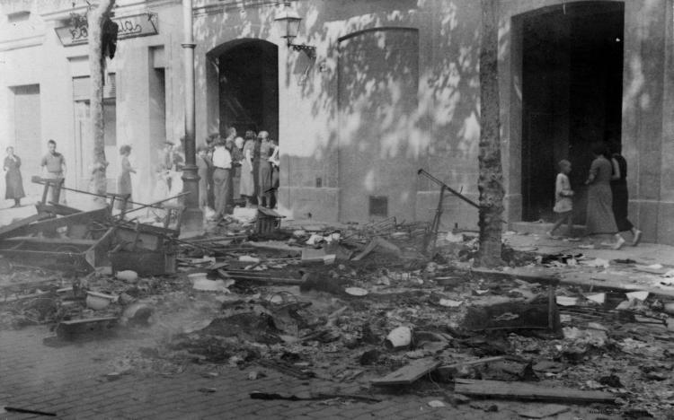 Crònica gràfica; Incendis edificis religiosos: Escola i convent de les franciscanes