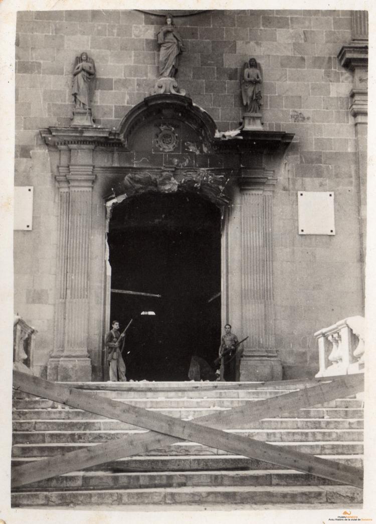 Crònica gràfica; Incendis edificis religiosos: Església de Santa Maria
