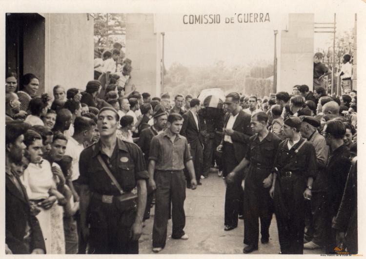 Crònica gràfica; Enterrament del primer milicià mort al front, Antoni Sala i Pont 