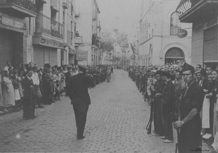 Crònica gràfica;Enterrament del primer milicià mort al front, Antoni Sala i Pont 