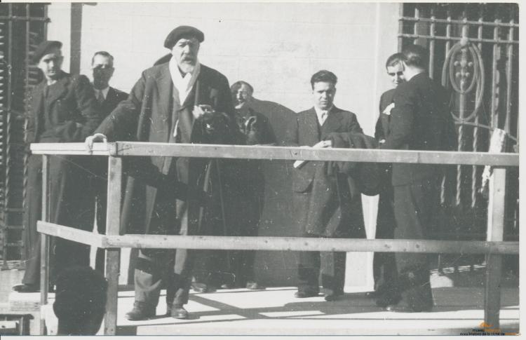 Crònica gràfica;Inauguració de la placa que donà el nom de Barrau al carrer Museu