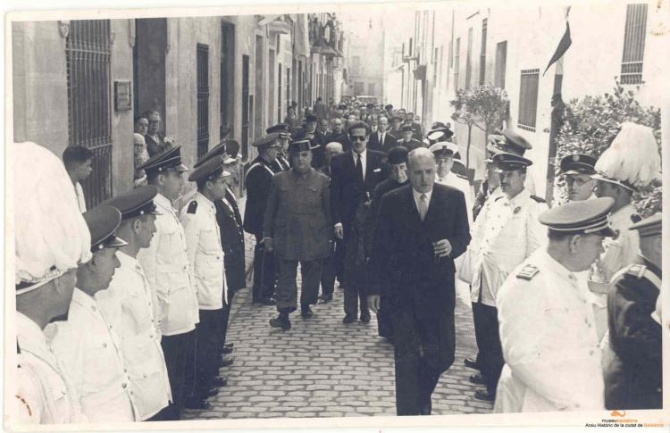 Crònica gràfica;Actes centenari del convent de la Divina Providència