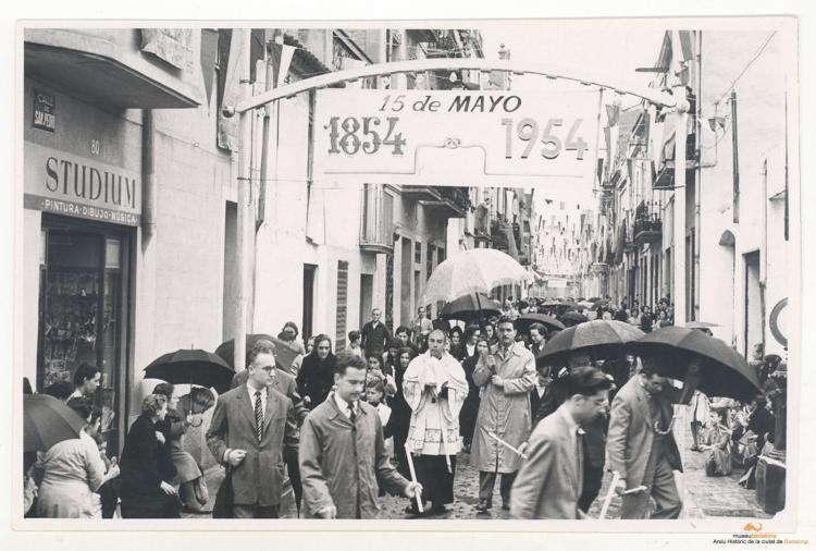 Crònica gràfica;Acte dhomenatge a Madrona Estapé el seu 100 aniversari