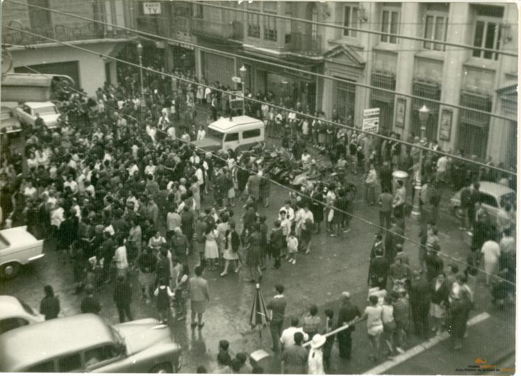 Crònica gràfica;Manifestació contra el polvillo negre de la central Badalona I de FECSA.