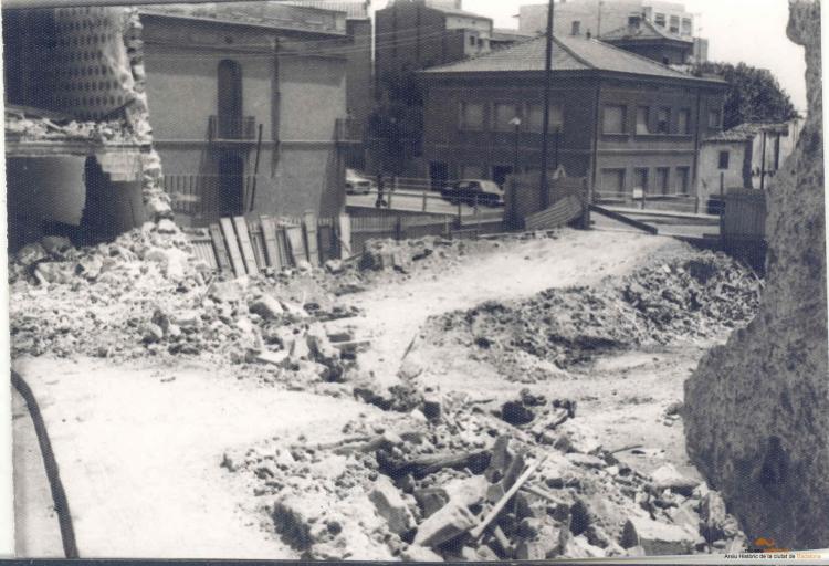 Crònica gràfica;Enderroc de can Munells 